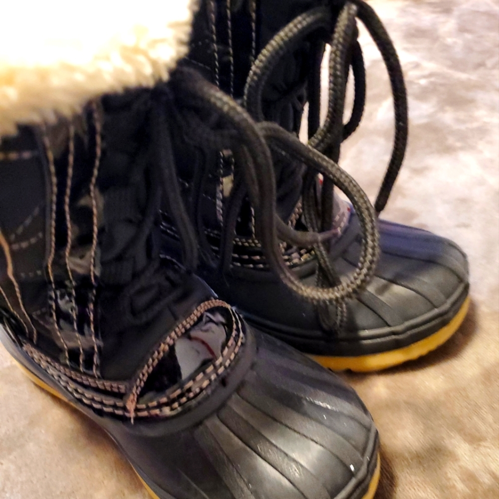 Toddler girl snow boots sz. 11